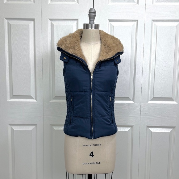 Women’s Vest - Hooded Poofy Faux Fur Collar Zip Up Vest - Retro Vintage Inspired - Picture 2 of 15